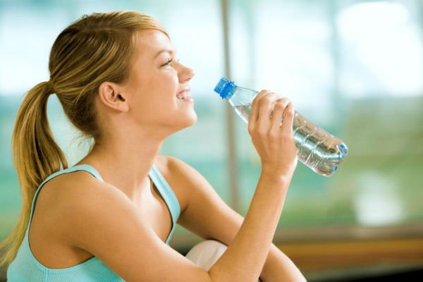 Какую воду лучше пить при похудении теплую или холодную