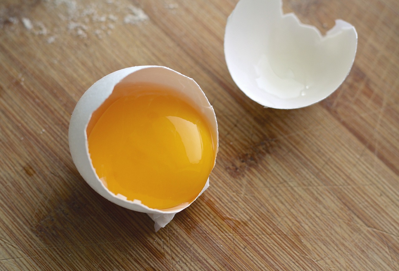 Лучшие рецепты масок из яичного желтка