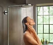 чем полезен контрастный душ для женщин, фото