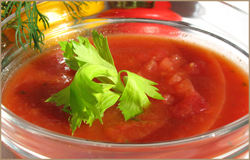 Суп-пюре из сельдерея с томатным соком