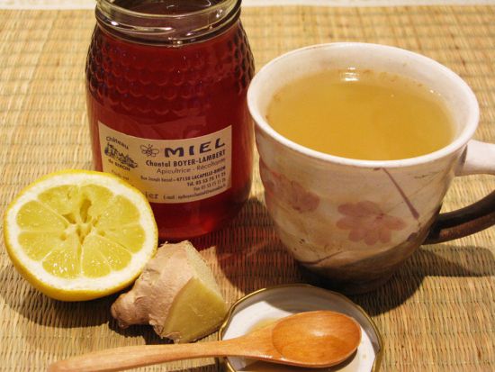 Напиток с имбирем, медом и лимоном