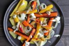Салат из моркови и лука-порей