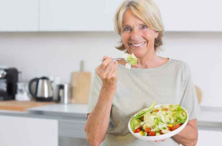 Как питаться женщинам после 50 лет, чтобы не набрать лишний вес