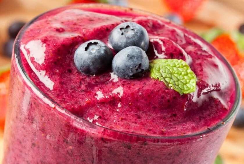 Milk and fruit smoothie