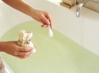 Строго следуя рецептам приготовления ванн для похудения можно добиться хороших результатов