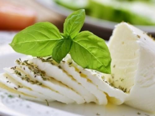 Какой сыр самый низкокалорийный. Диетический сыр: сорта, калорийность и рецепты для диеты