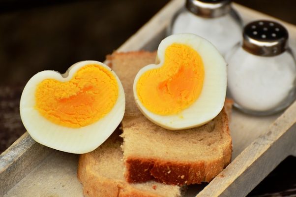 Можно ли есть вареные, жареные яйца или яичницу при похудении?