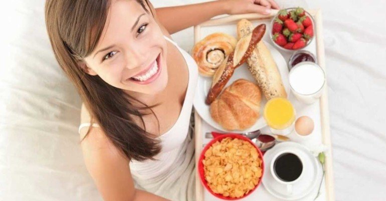 В какое время лучше завтракать, чтобы сбросить вес