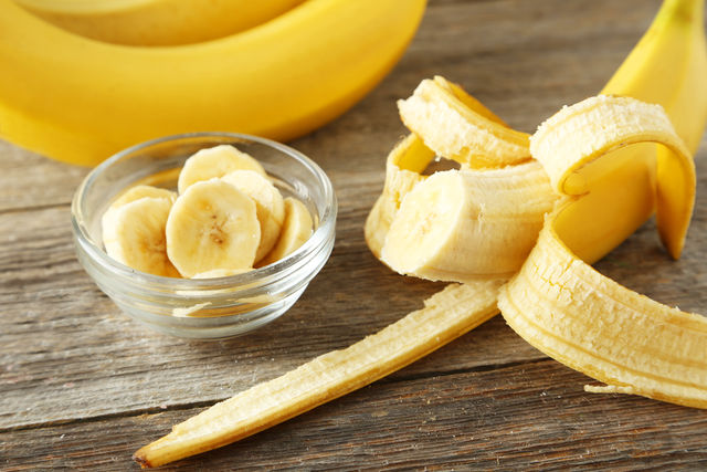 Банан в свежем или протертом виде даже можно есть для профилактики изжоги