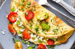 Cheese omelette with tomatoes
