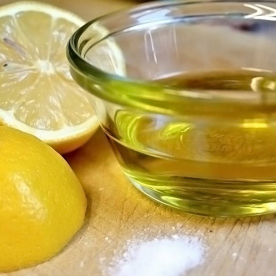Лимон и растительное масло. Оливковое масло и лимонный сок. Смесь оливкового масла и лимонного сока. Масло оливковое с лимоном. Лайме с оливковым маслом.
